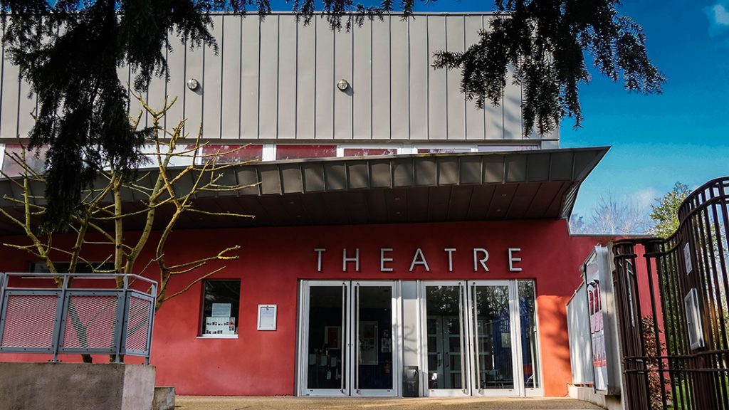 Théâtre Grand Forum et Scène nationale.