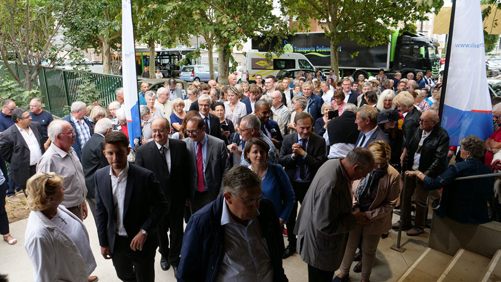 Public venu pour l'inauguration