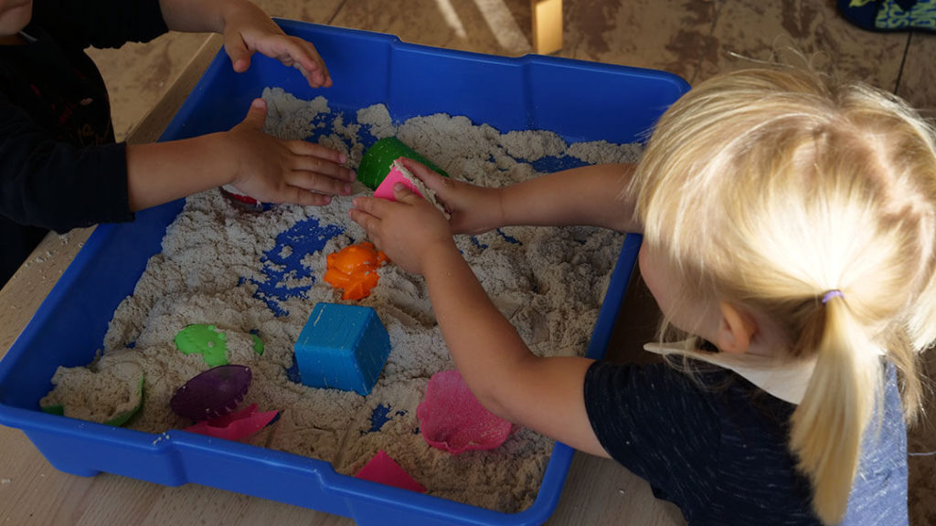 Jeux de sable à l'école