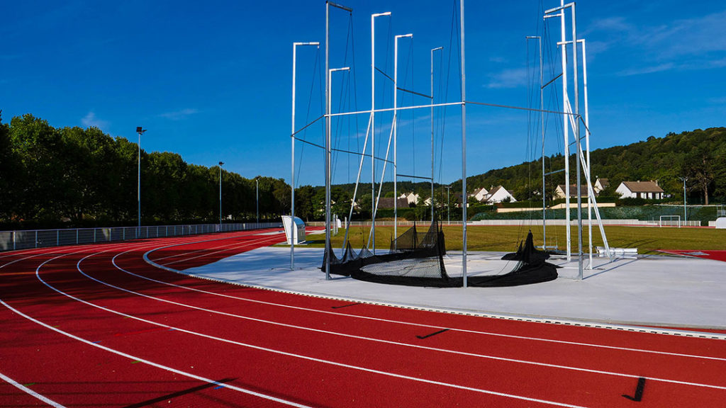 Inauguration piste d'athlétisme et marteau