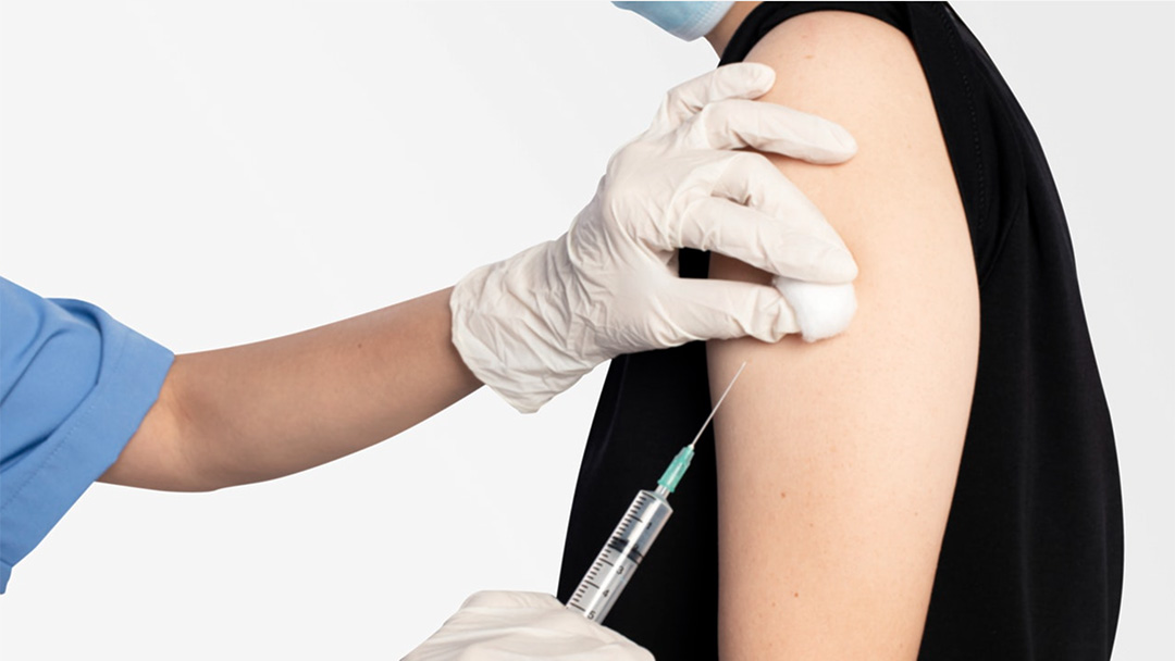 Tests & vaccination