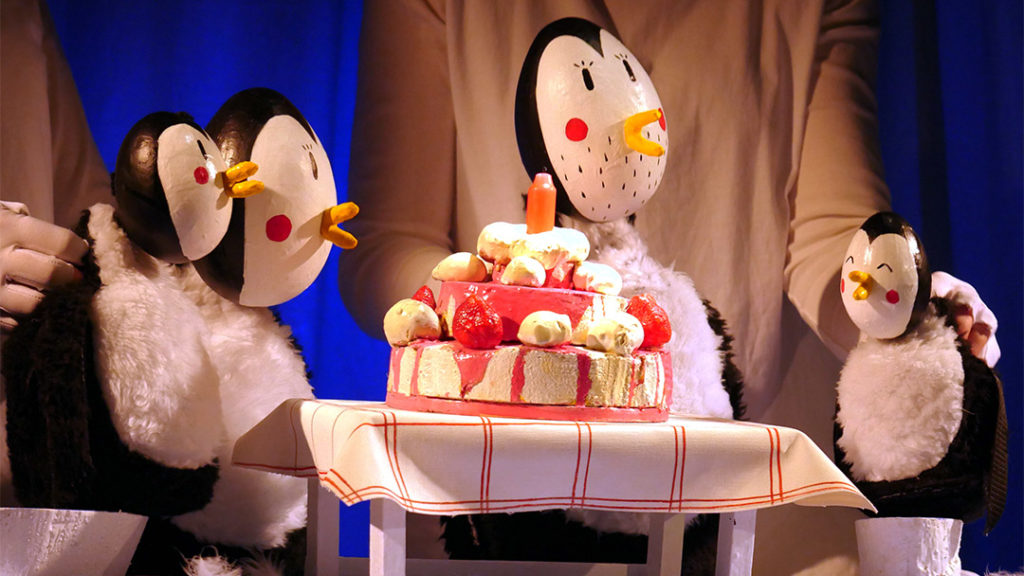 Qu’est-ce qui arrive à Léon ? Il fait du boudin sans raison.
Dans ce spectacle de marionnettes, la Cie Patachon réunit les aventures de
Léon, le célèbre personnage d’Emile Jadoul.