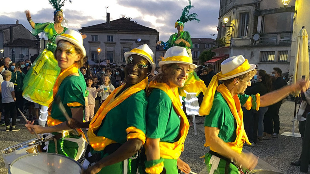 Parade sous les tropiques et percussions