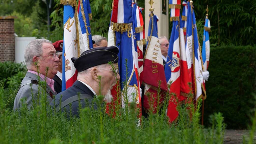 Libération de Louviers - Portes-drapeaux