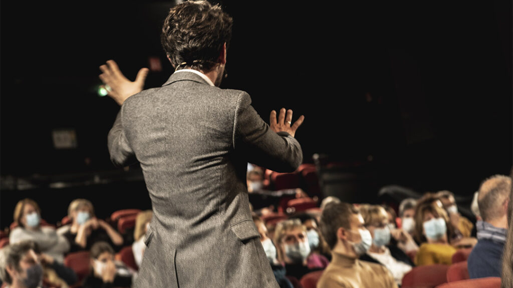 Cerebro, un (faux) programme de développement personnel qui va vous permettre de vous découvrir des capacités insoupçonnées, de révéler votre véritable potentiel. En mêlant théâtre et magie nouvelle, Matthieu Villatelle vous embarque dans l’aventure Cerebro pour vous remettre les clés du dépassement de soi à travers des expériences ludiques et parfois troublantes…