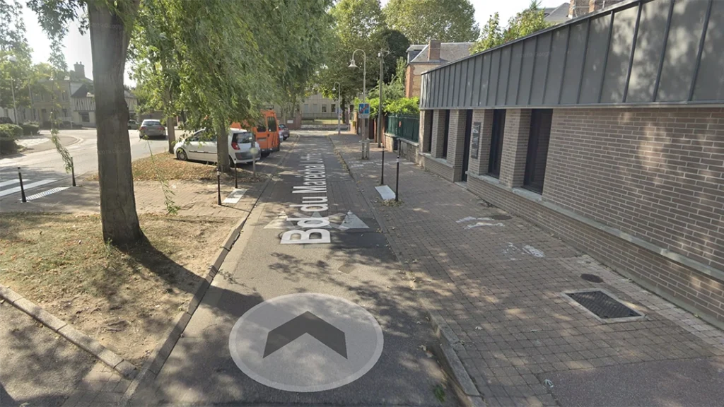 Contre-allée du boulevard Joffre