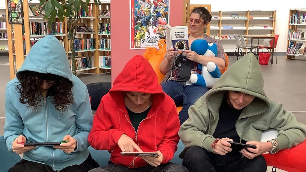 Clics ! Tablettes en mains, seuls ou en petits groupes selon les moments, les enfants devront ouvrir l’oeil, se concentrer, faire preuve de réflexes… et de réflexion pour tester les applications sélectionnées.