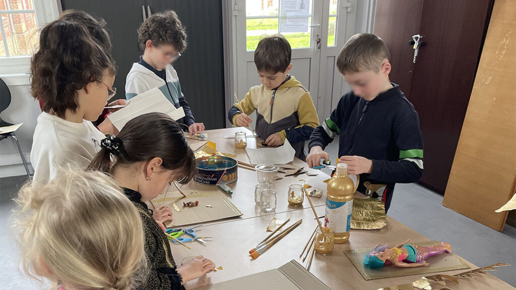 Ateliers et découvertes ! Venez à la découverte de la Galerie des Petits – Jaune en compagnie d’un médiateur culturel. Un atelier créatif suivra la visite.