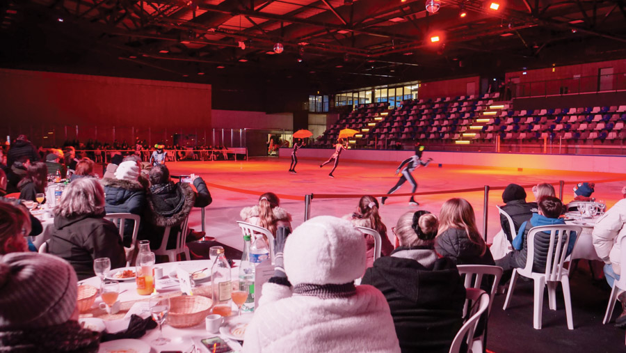 Dîner sur la glace