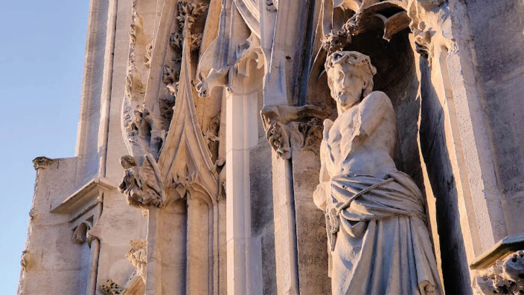 Découvrez la flamboyante église Notre-Dame