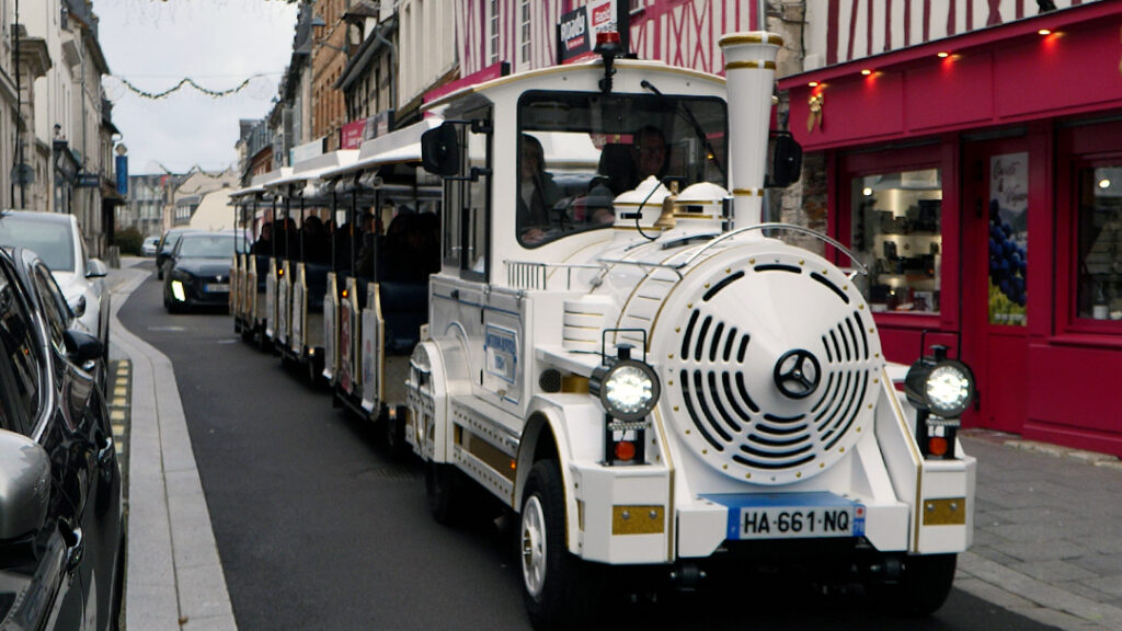 Petit train de Noël dans les rues de Louviers
